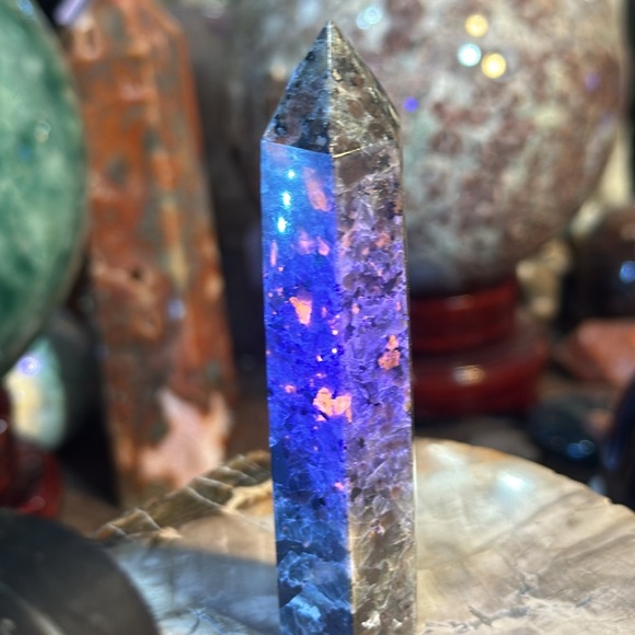 🔥SALE🔥 Larvikite Crystal Point! Glows With UV Light! - Picture 3 of 7
